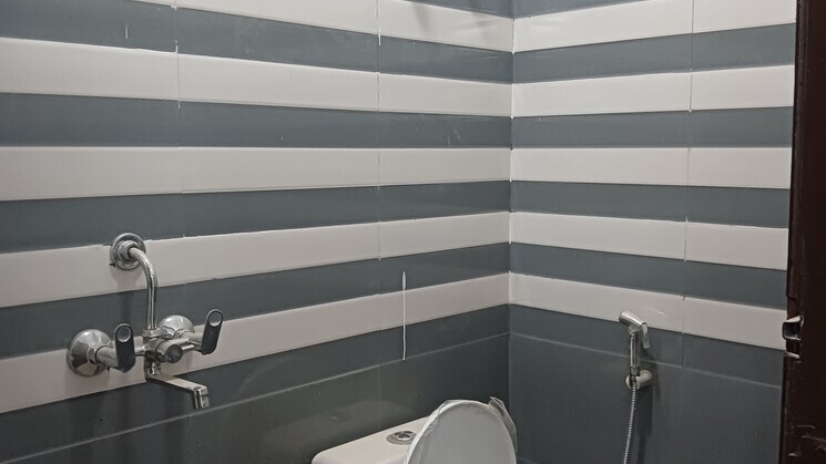 Bathroom, govindpuri 2 Bedroom 680 Sq.Ft. Builder Floor In Govindpuri Delhi 9147298