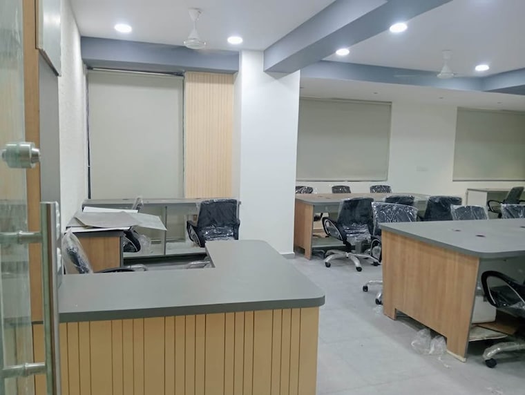 Team Area, vijay nagar Commercial Office Space 1350 Sq.Ft. In Vijay Nagar Indore 9147325