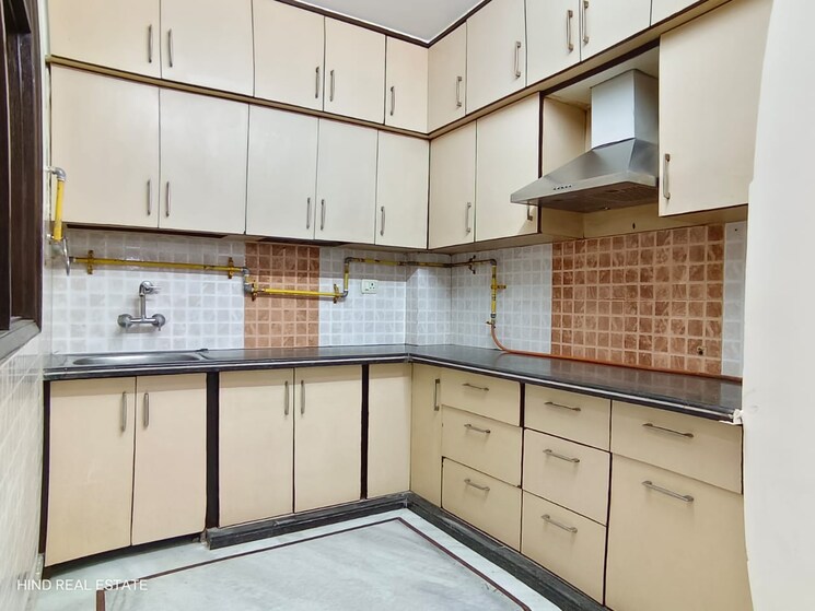 Kitchen, vasant kunj 3 Bedroom 1500 Sq.Ft. Builder Floor In Vasant Kunj Delhi 9147348