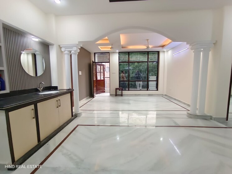 Room, vasant kunj 3 Bedroom 1500 Sq.Ft. Builder Floor In Vasant Kunj Delhi 9147348