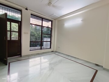 Room in 3 BHK Builder Floor at Vasant Kunj – for Rent
