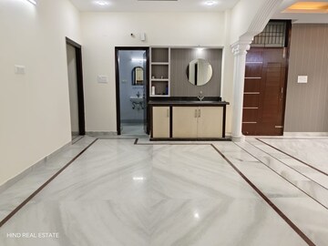 Room in 3 BHK Builder Floor at Vasant Kunj – for Rent