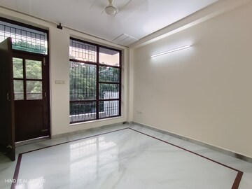Room in 3 BHK Builder Floor at Vasant Kunj – for Rent