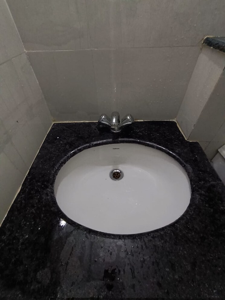 Bathroom, bbd-green-city-sun-breeze-apartments 2 Bedroom 1200 Sq.Ft. Apartment In Gomti Nagar Lucknow 9147370