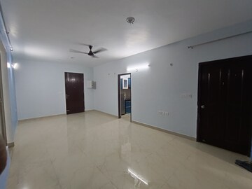 Room in 2 BHK Apartment at BBD Green City Sun Breeze Apartments, Gomti Nagar – for Rent