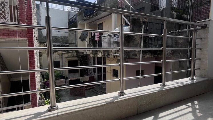 Balcony, govindpuri 3 Bedroom 990 Sq.Ft. Builder Floor In Govindpuri Delhi 9147351