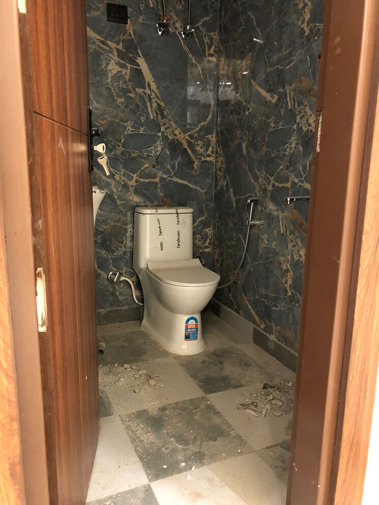 Bathroom, palm-residency-chhatarpur 2 Bedroom 780 Sq.Ft. Builder Floor In Chattarpur Delhi 9147381