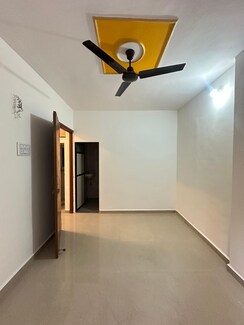 3 BHK Apartment For Sale in Oberoi Realty Gardens