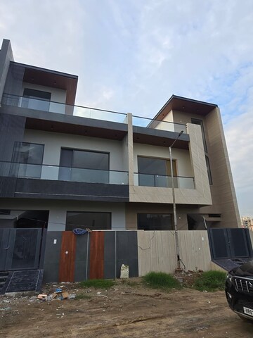 4 BHK Independent House For Sale in Panchkula Urban Estate