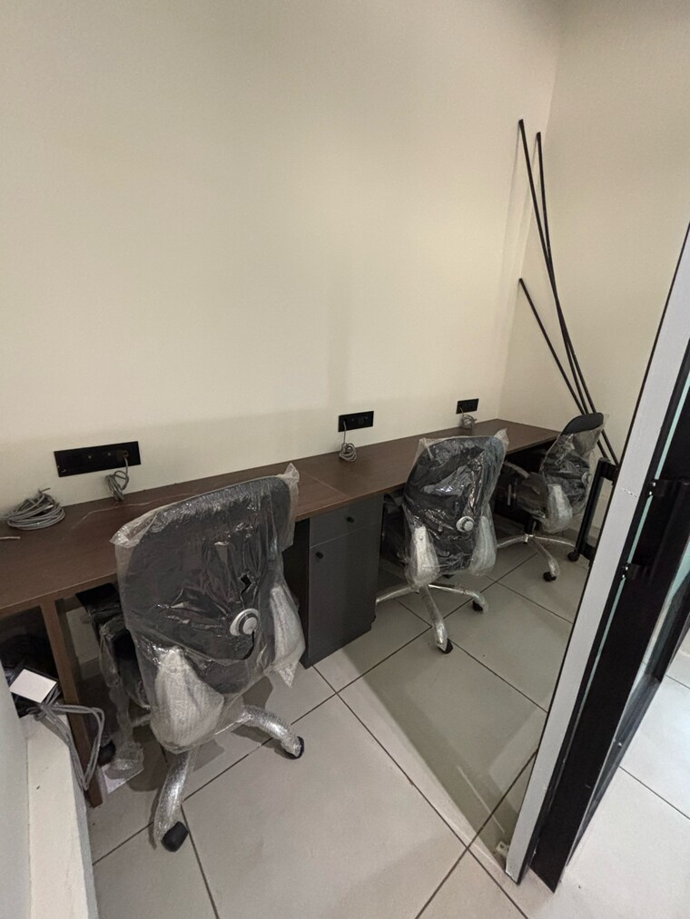 Team Area, science city Commercial Office Space in IT/SEZ 1129 Sq.Ft. In Science City Ahmedabad 9147478