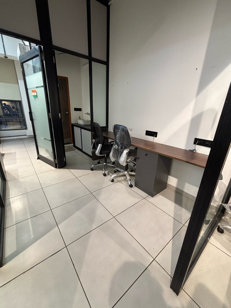 Balcony, science city Commercial Office Space in IT/SEZ 1129 Sq.Ft. In Science City Ahmedabad 9147478