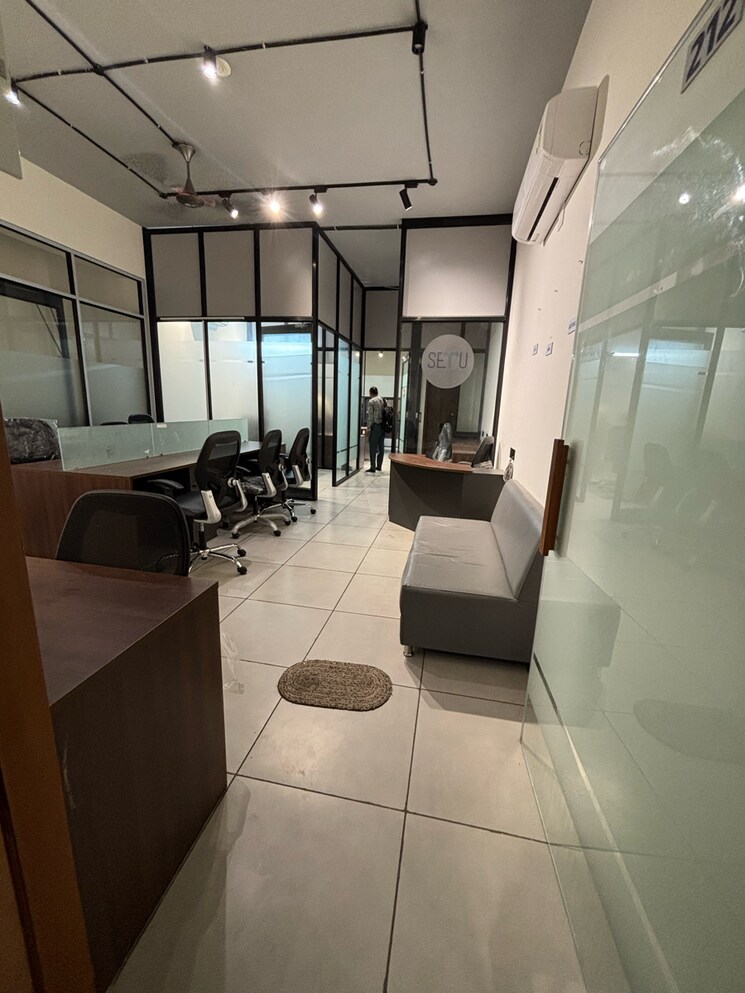 Team Area, science city Commercial Office Space in IT/SEZ 1129 Sq.Ft. In Science City Ahmedabad 9147478