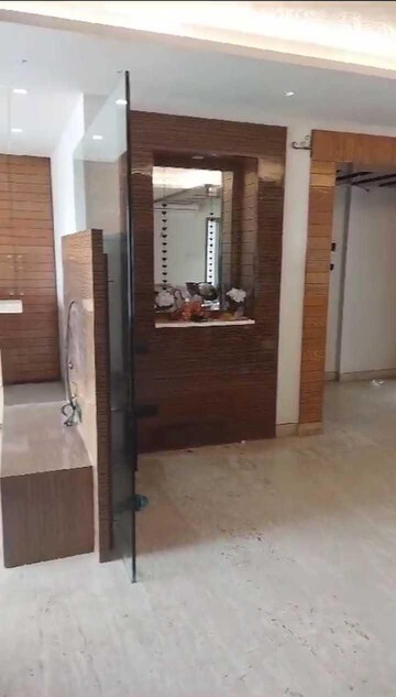 Bathroom in 4 BHK Apartment at Infinite Poorna Apartments, Andheri West – for Rent