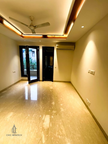 Room in 4 BHK Apartment at Greater Kailash – for Rent
