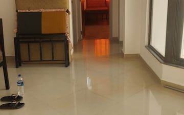 2 BHK Builder Floor For Rent in Vile Parle West
