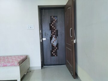 Furnished Amenities in 2 BHK Apartment at K Raheja Heights, Malad East – for Rent