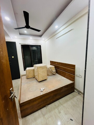 Bedroom in 2 BHK Builder Floor at Sector 40 – for Rent