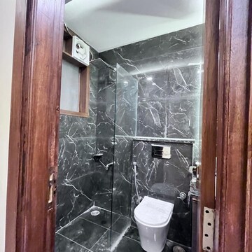 Furnished Amenities in 4 BHK Builder Floor at Ansal Versalia Phase A2, Sector 67a – for Sale