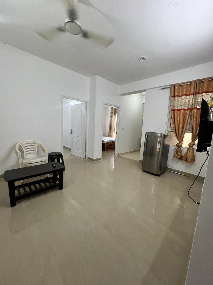 Living Room, shree-vardhman-mantra 2 Bedroom 800 Sq.Ft. Apartment In Sector 67 Gurgaon 9147727