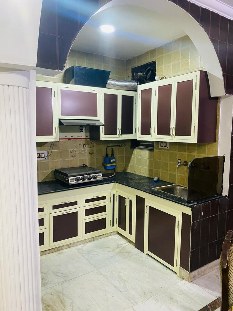 Kitchen, tilak nagar 2.5 Bedroom 900 Sq.Ft. Builder Floor In Tilak Nagar Delhi 9147741