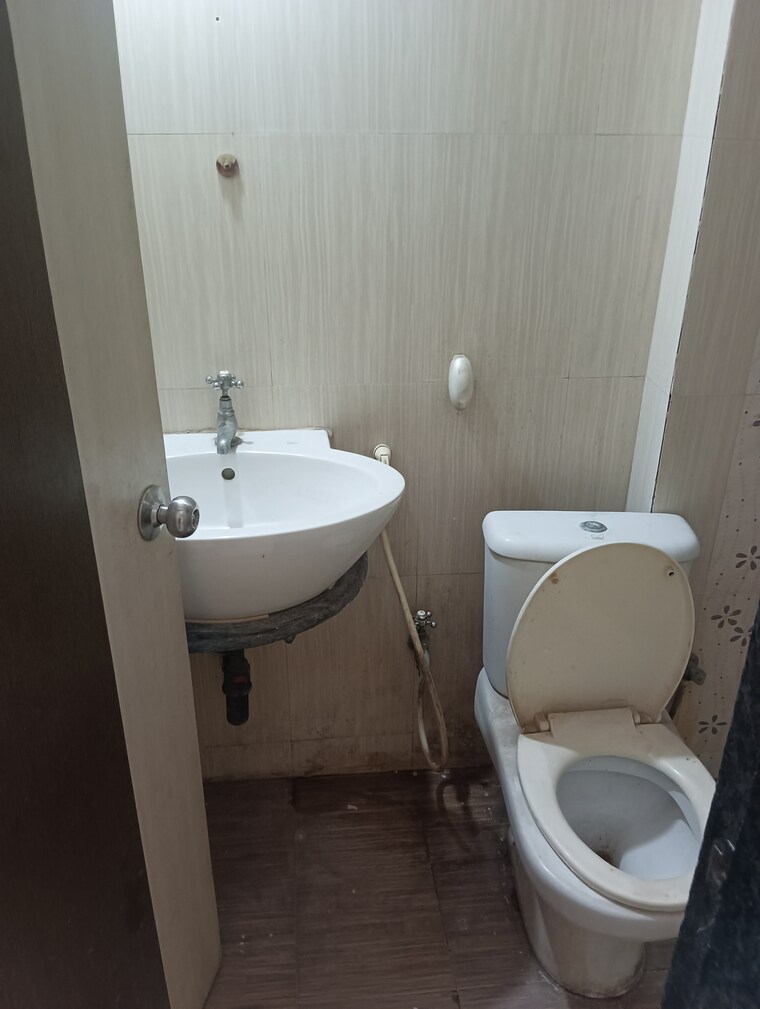 Bathroom, ajmera-yogi-dham-phase-iii 1 Bedroom 460 Sq.Ft. Apartment In Kalyan West Thane 9147772