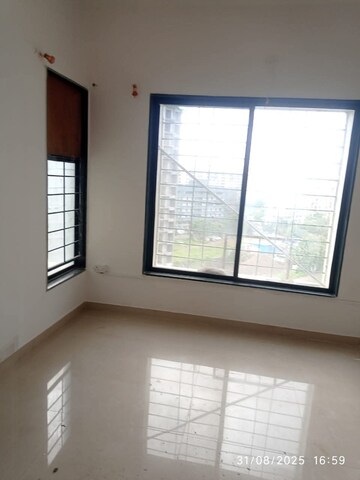 Room in 3 BHK Apartment at Shree Ganesh Sentosa Elysium, Wakad – for Rent
