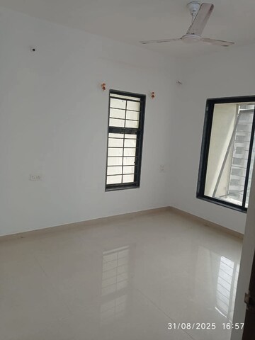 Room in 3 BHK Apartment at Shree Ganesh Sentosa Elysium, Wakad – for Rent