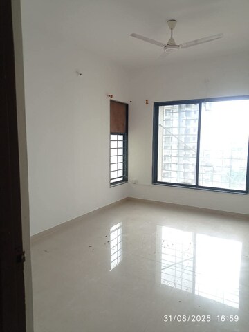 Room in 3 BHK Apartment at Shree Ganesh Sentosa Elysium, Wakad – for Rent
