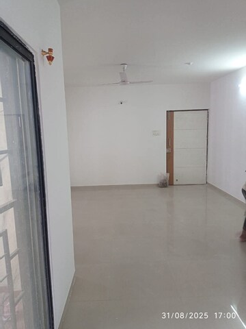 Room in 3 BHK Apartment at Shree Ganesh Sentosa Elysium, Wakad – for Rent