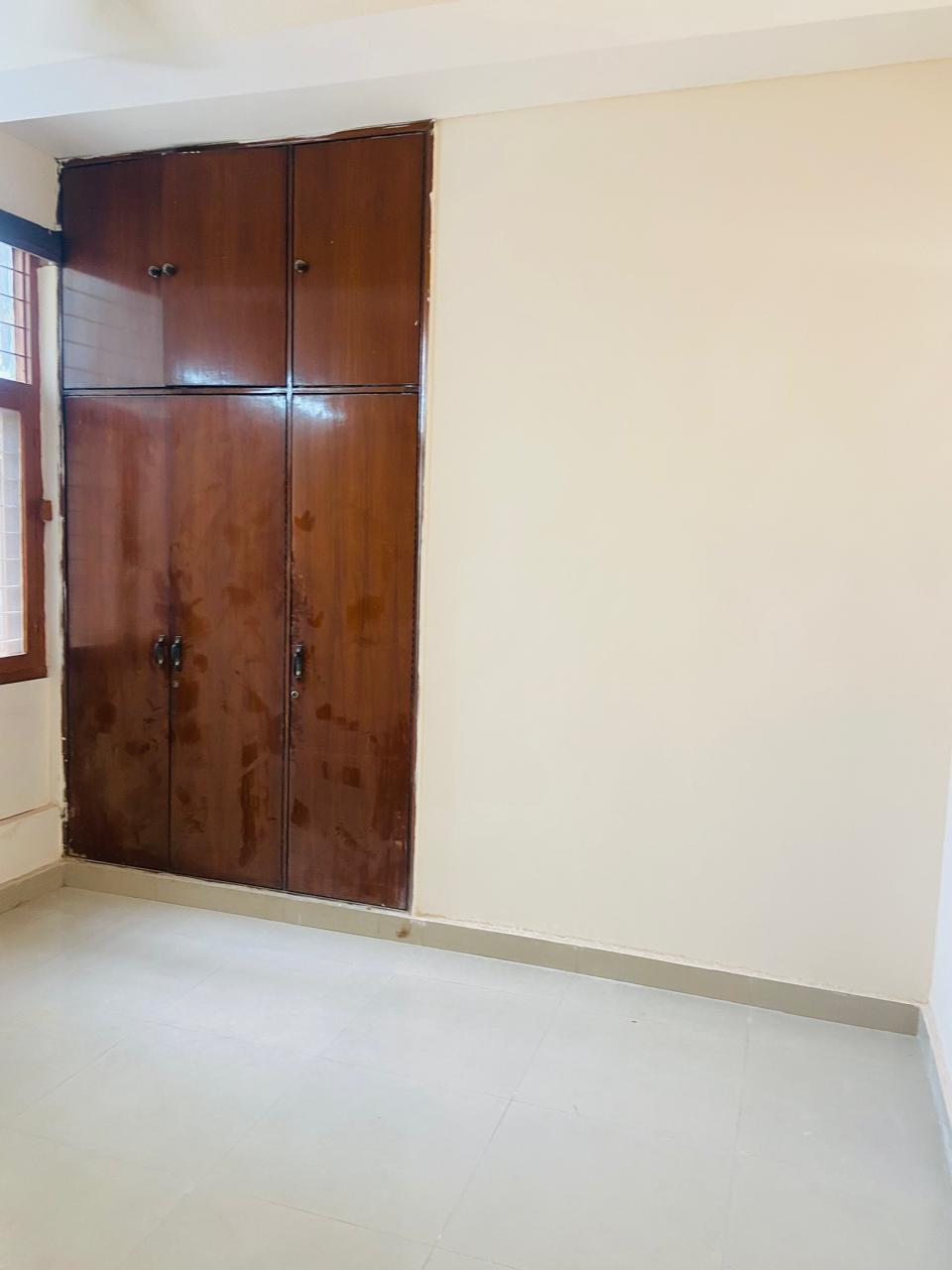 1.5 BHK + Pooja Room Independent House For Rent in RWA Apartments Sector 41