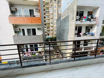 Studio Builder Floor – Exterior View View at Sector 46 - for Rent