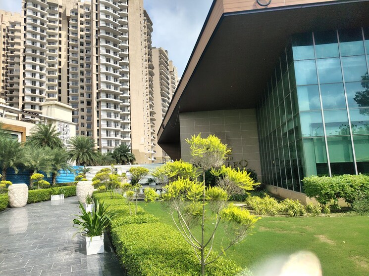 Garden, mahagun-medalleo 3 Bedroom 2500 Sq.Ft. Apartment In Sector 107 Noida 9147795