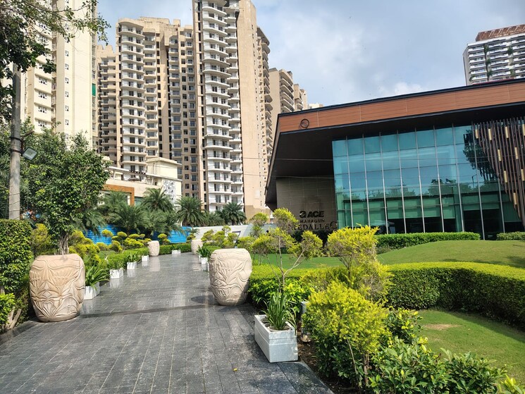 Exterior View, mahagun-medalleo 3 Bedroom 2500 Sq.Ft. Apartment In Sector 107 Noida 9147795