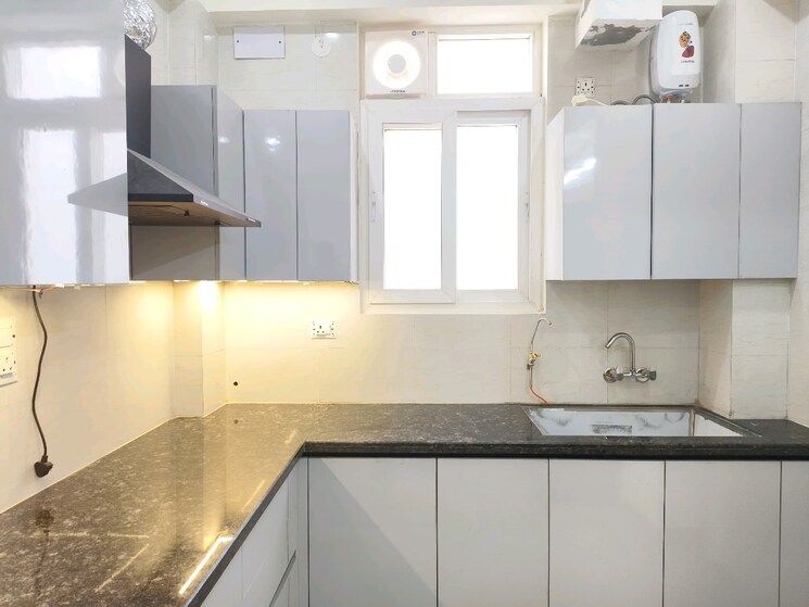 Kitchen, super-mart-1 3 Bedroom 215 Sq.Yd. Builder Floor In Sector 27 Gurgaon 9147812