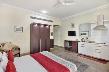 Studio Builder Floor For Rent in Sector 51