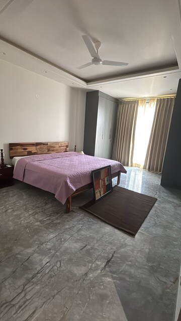Bedroom in 3 BHK Builder Floor at DLF City Gurgaon, Sector 27 – for Rent