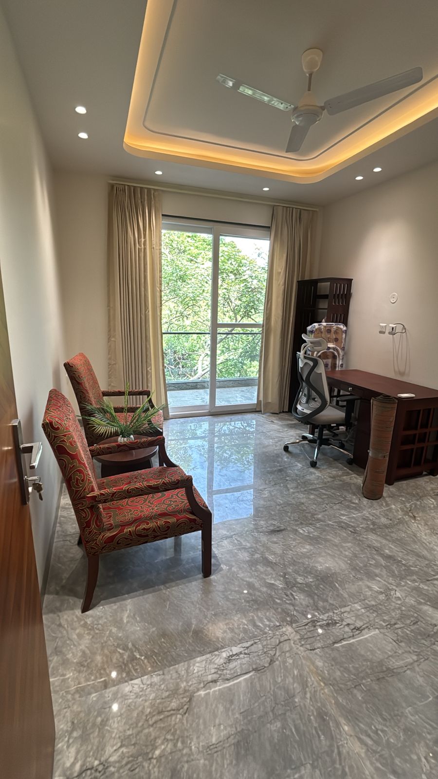 3 BHK 215 Sq.Yd. Builder Floor in DLF City Gurgaon