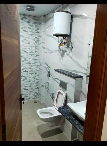 Master Bedroom in Studio Builder Floor at Sector 38 – for Rent