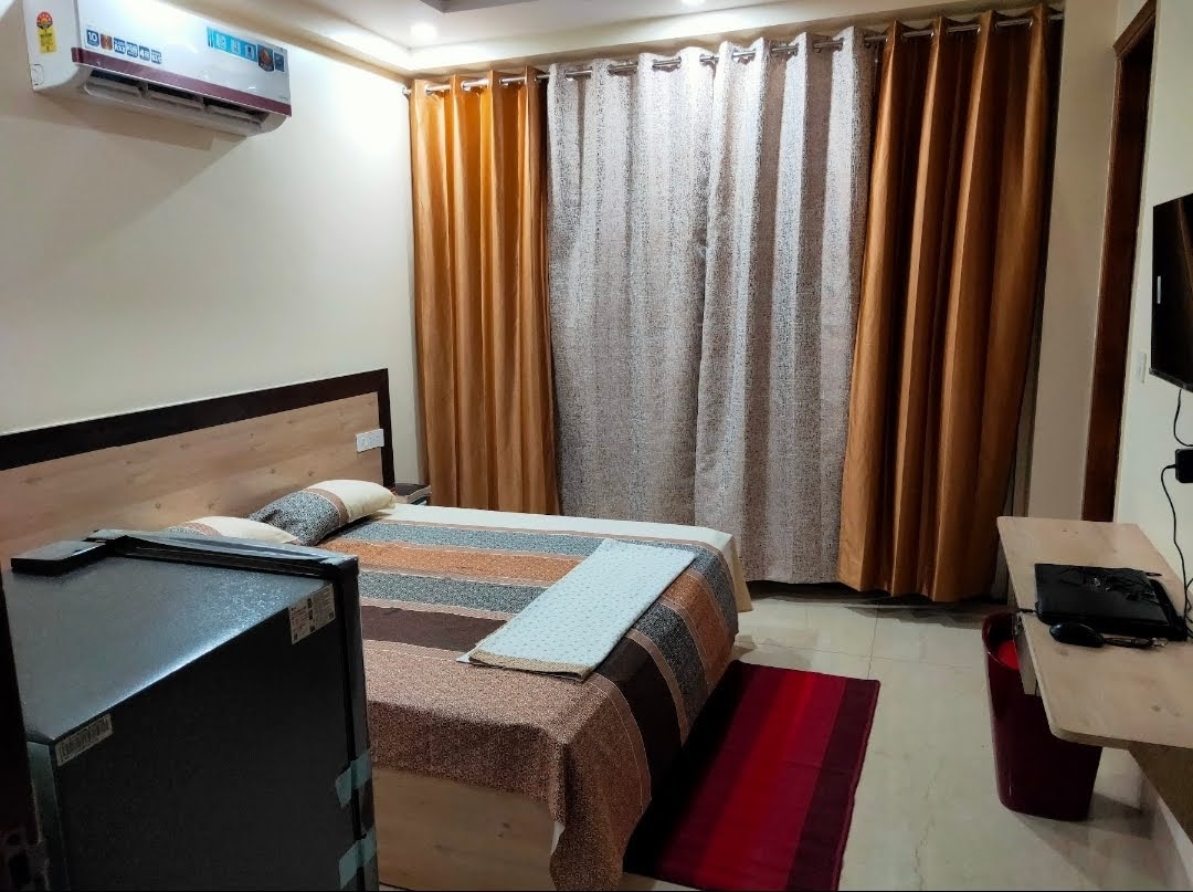 StudioBuilder Floor For Rent in Y Block 