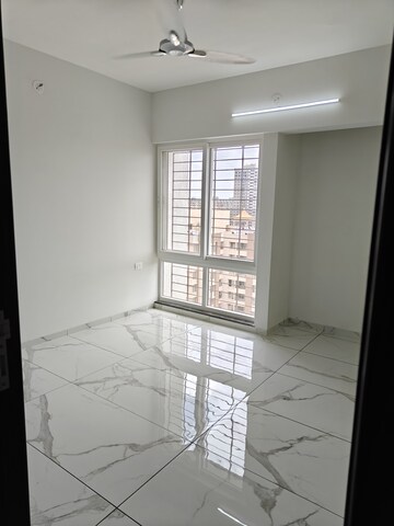Room in 2 BHK Apartment at Rahul Downtown, Punawale – for Rent