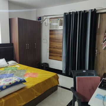 Bedroom in Studio Builder Floor at Sector 40 – for Rent