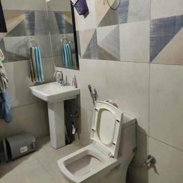 Bathroom in Studio Builder Floor at Sector 40 – for Rent
