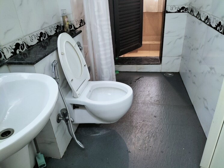 Bathroom, k-raheja-raheja-residency 1 Bedroom 690 Sq.Ft. Apartment In Malad East Mumbai 9147842