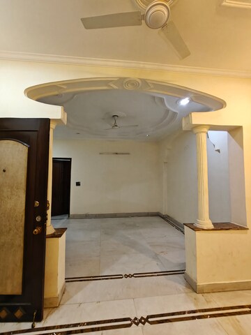Team Area in 3 BHK Builder Floor at Ansal Sushant Apartments, Sushant Lok I – for Rent