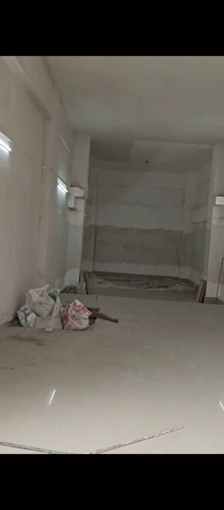  Parking, skylark-apartment-belapur Commercial Showroom 1400 Sq.Ft. In Cbd Belapur Sector 11 Navi Mumbai 9147852