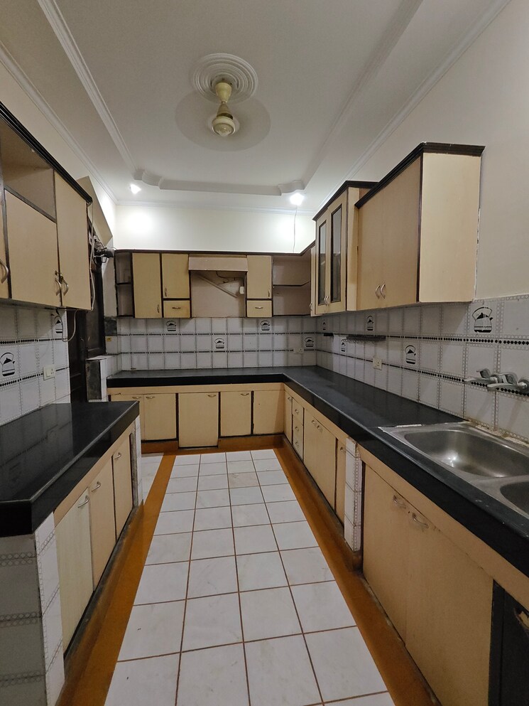 Kitchen, ansal-sushant-lok-i 3 Bedroom 300 Sq.Yd. Builder Floor In Sector 43 Gurgaon 9147857