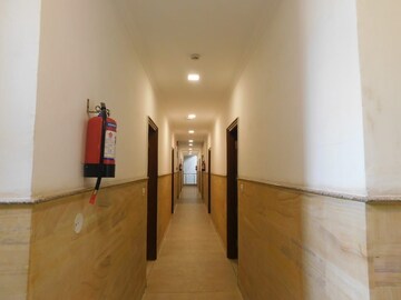 Room in 1 BHK Builder Floor at Sector 40 – for Rent