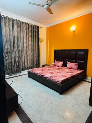 Bedroom in 2 BHK Builder Floor at Sector 46 – for Rent