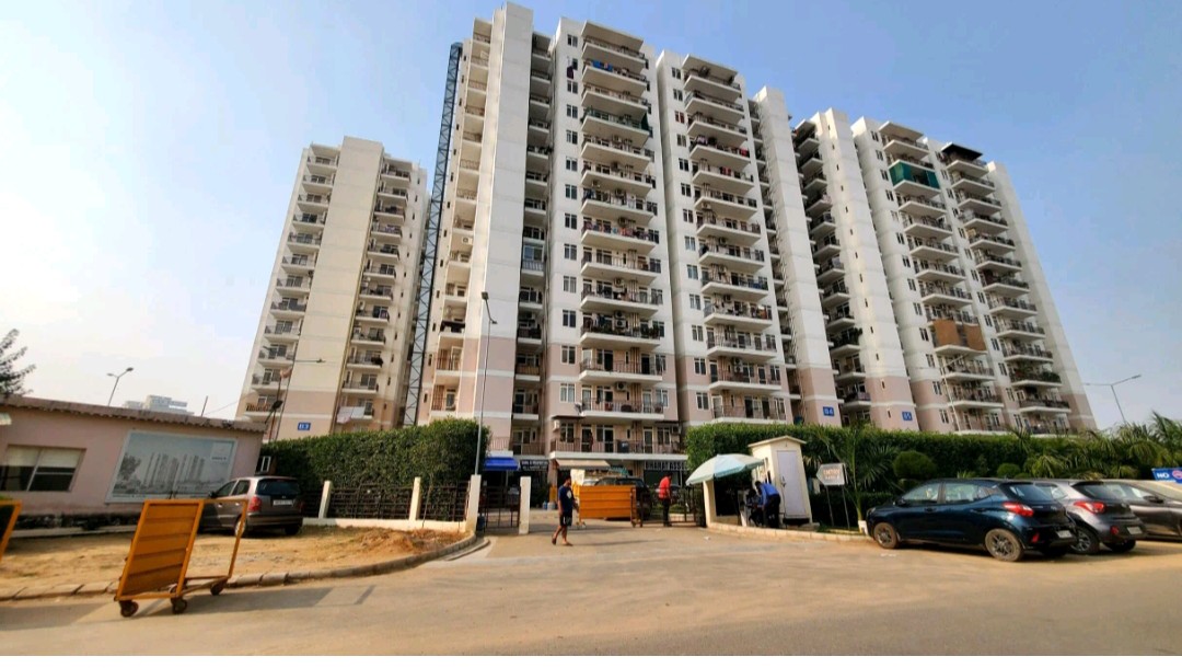 2 BHK Apartment For Sale in Suncity Avenue 76