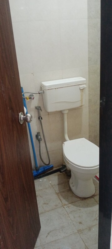 Bathroom in 1 BHK Apartment at Bindra Complex, Andheri East – for Rent